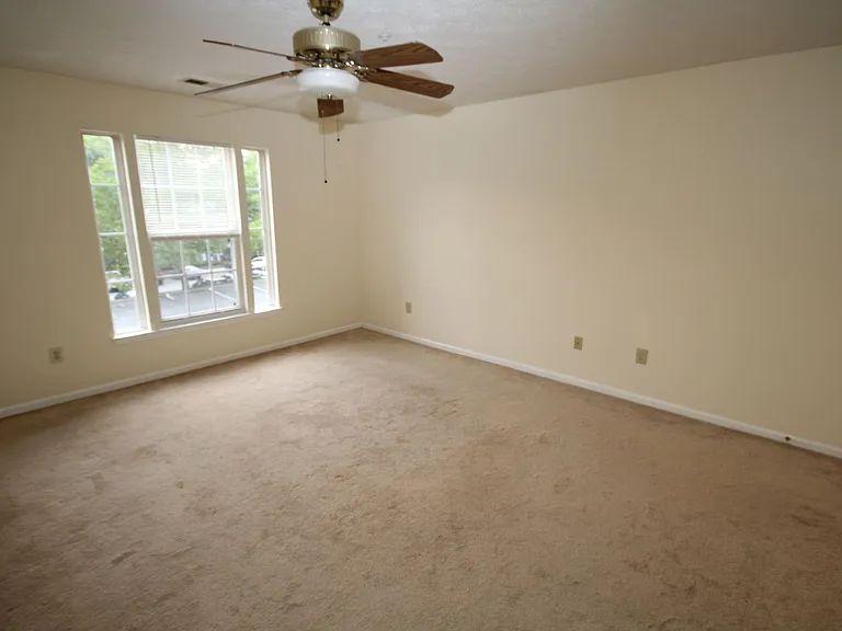 1002 Jessicas Ct #J — Photo 19