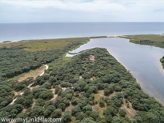 South Shore Martha's Vineyard paradise