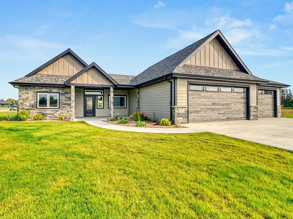 1st image of 800 Lake Forest Cir