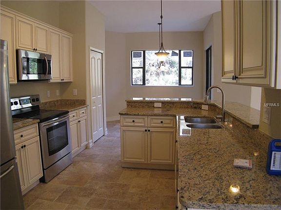 5th image of 3046 Yukon Dr