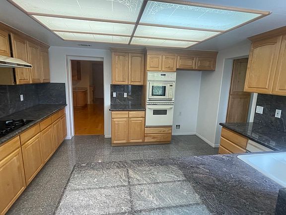 5th image of 1200 Oakwood Dr