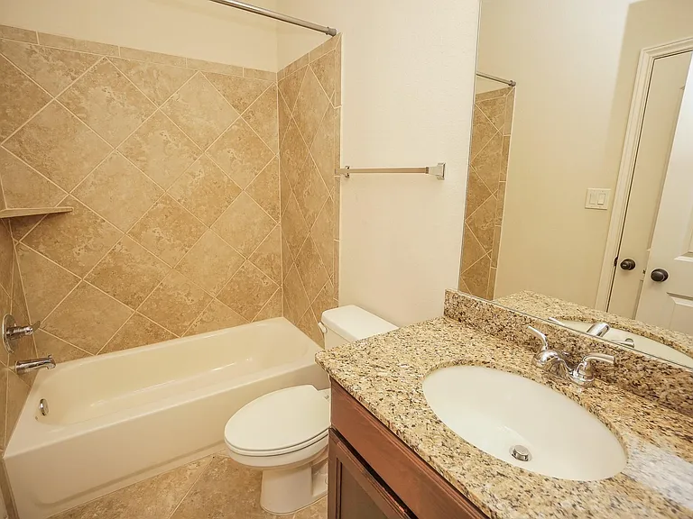 1215 Watercrest Park Ln — Photo 18