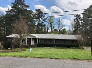 523 White Oak Dr SW, Marietta, GA 30060