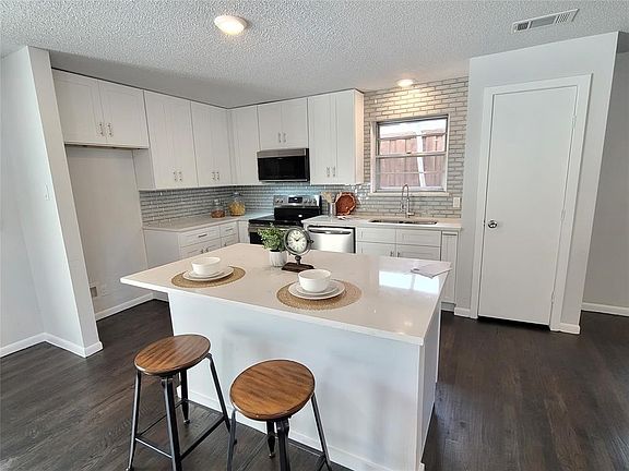 4th image of 10660 Longmeadow Dr