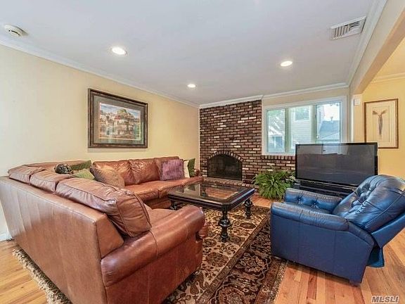 5th image of 11 Crawford Dr