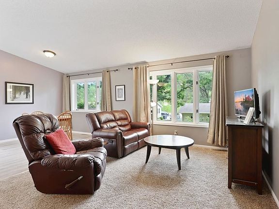 4th image of 638 Hillwood Ct