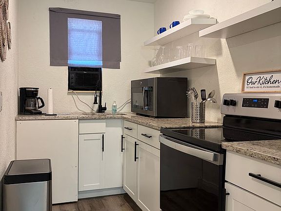 3rd image of 2722 14th Ave S #B