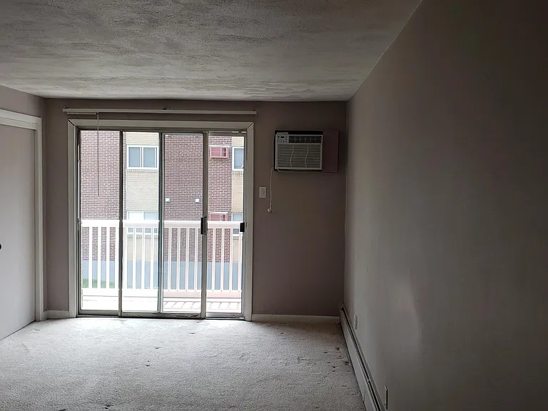 616 Boston Post Rd E — Photo 3