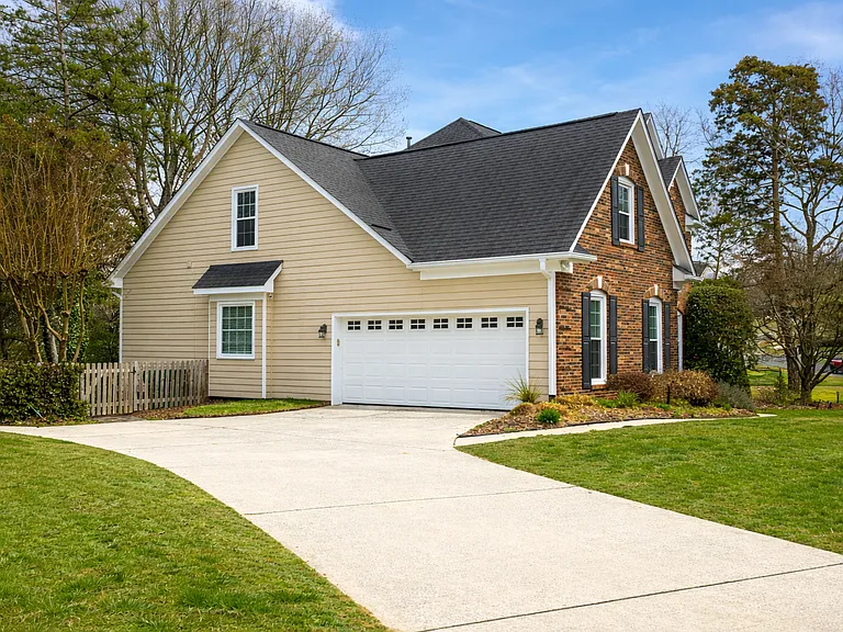 10315 Rougemont Ln — Photo 44