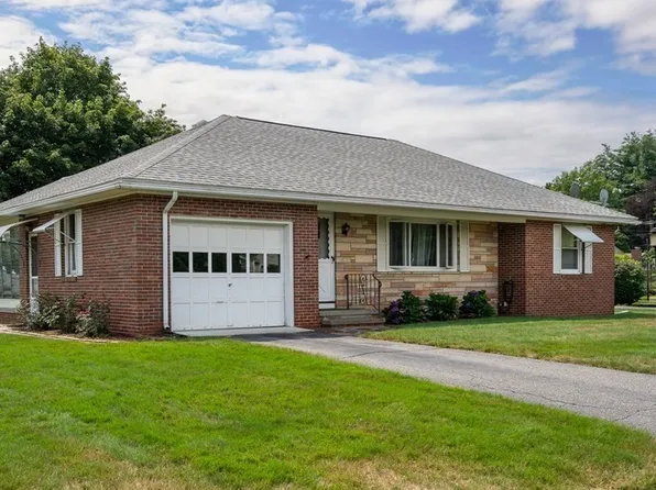 4 Fleury Ct, Easthampton, MA 01027