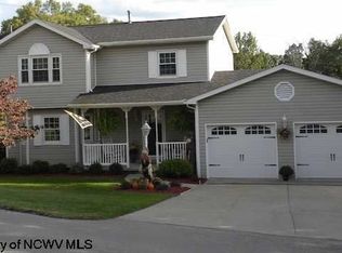 1213 Bakers Ridge Rd, Morgantown, WV 26508