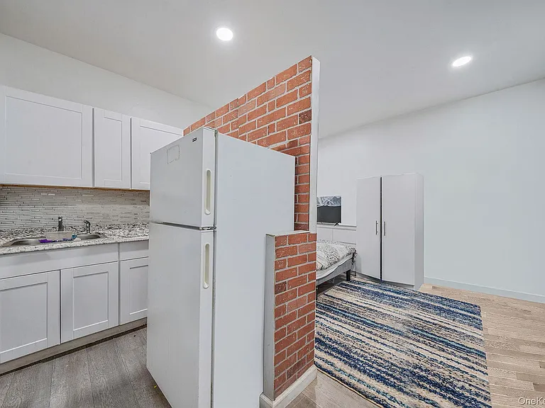 413 Glen Dr — Photo 4