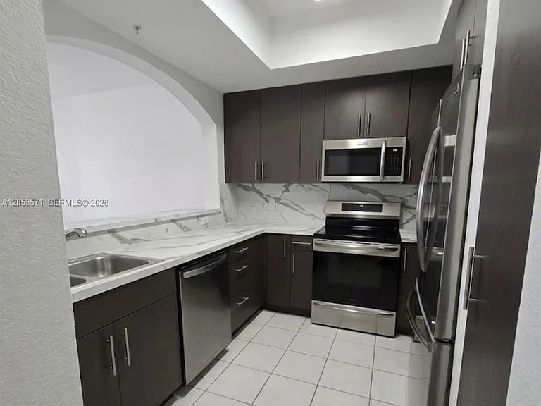 8936 W Flagler St #204 — Photo 3