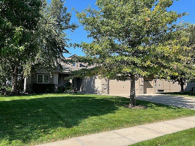 3-car garage, shade trees   