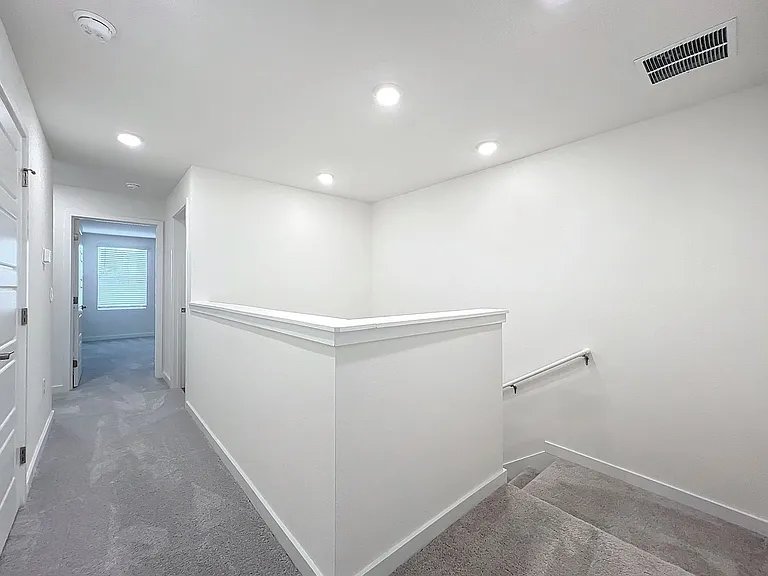 231 Dapper Ct — Photo 25