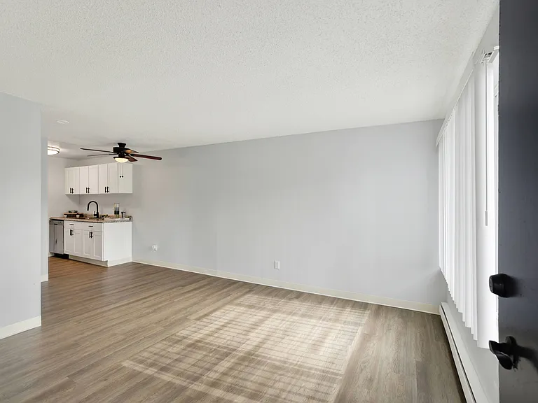 Capri Apartments — Photo 39