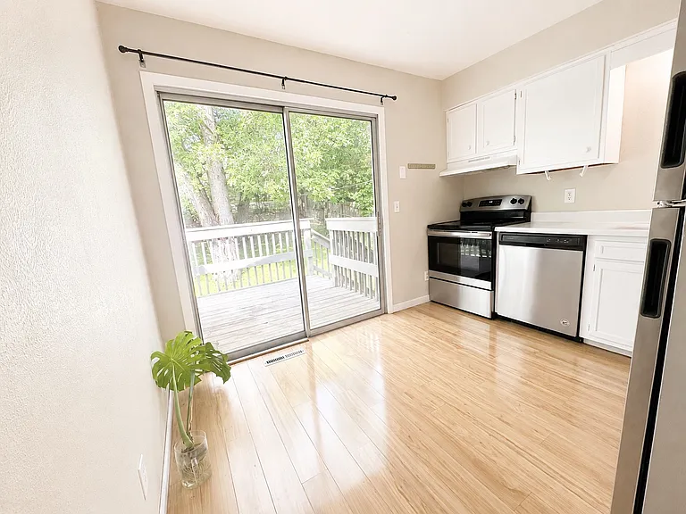 1027 Jana Dr #B — Photo 8