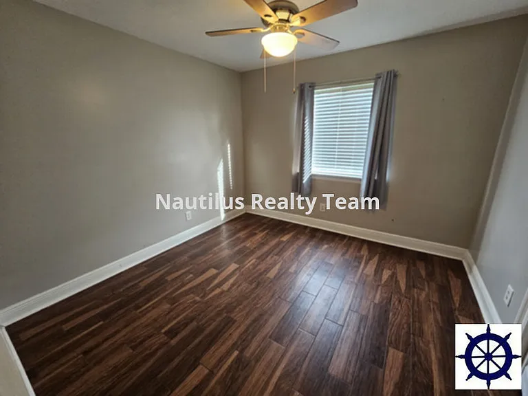 116 Christie Ln — Photo 3