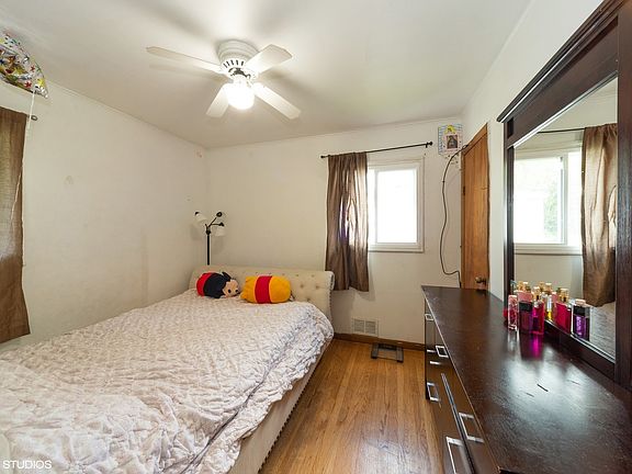 4th image of 428 Armitage Ave