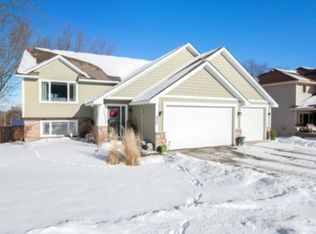 632 Knollwood Dr, Hudson, WI 54016