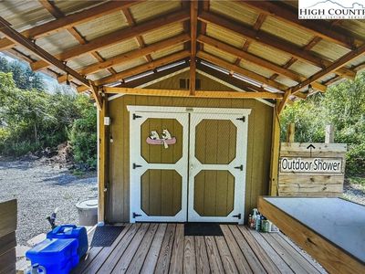 554 County Line Road, Mouth Of Wilson, VA, 24363