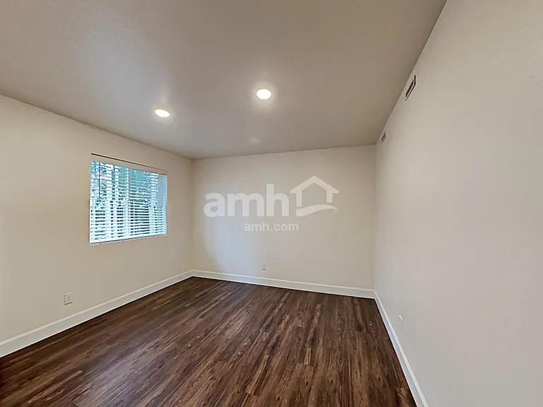4252 177th St E — Photo 15