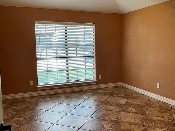 5th image of 3613 Drakestone Ave