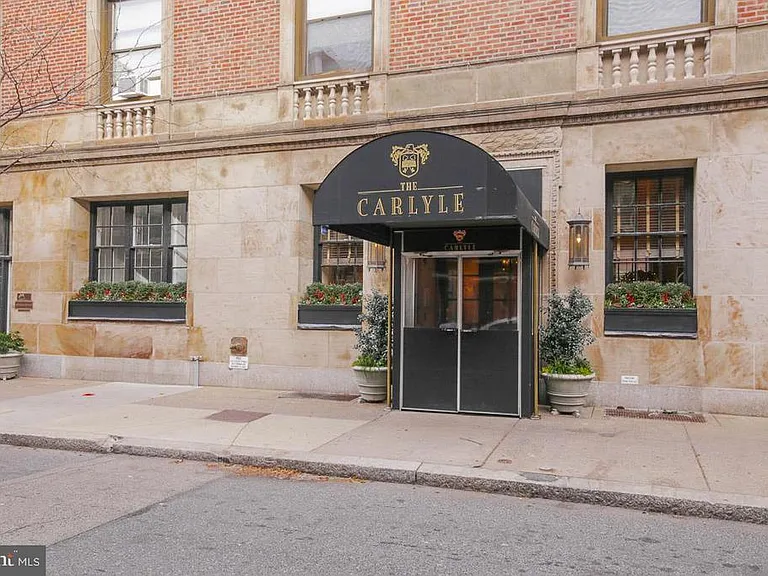 The Carlyle — Photo 1