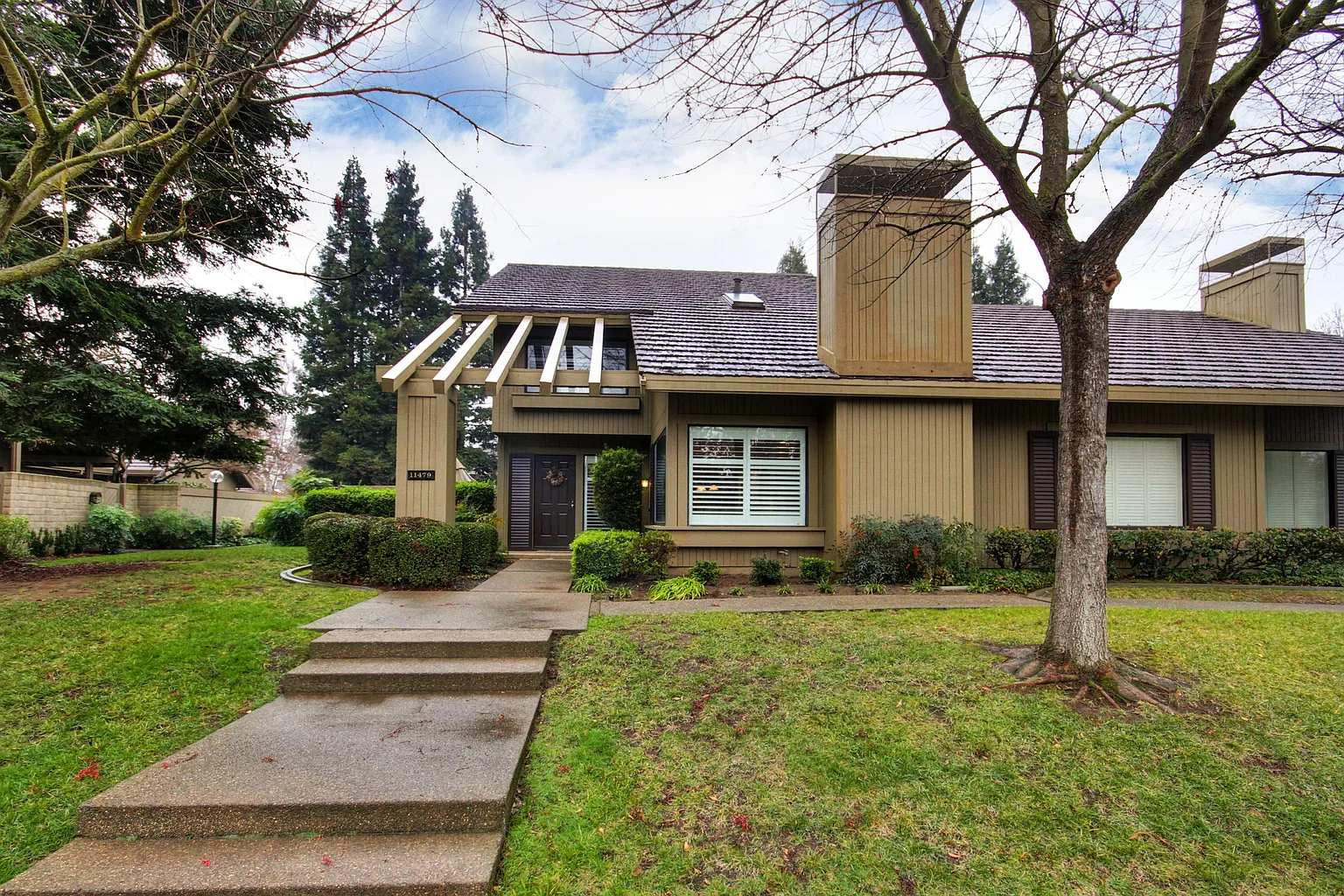 11479 Coloma Rd photo 1