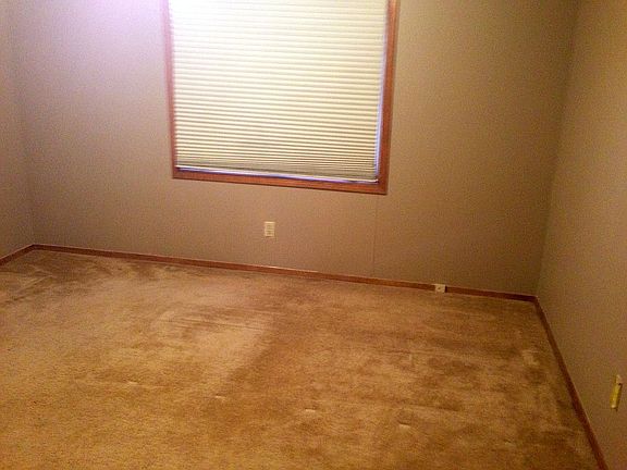 Master Bedroom (cont)