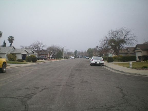 4th image of 818 E Palm Dr