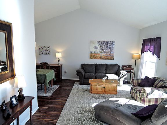 2nd image of 2089 Appaloosa Ct W