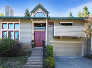 12 Via Barcelona, Moraga, CA 94556