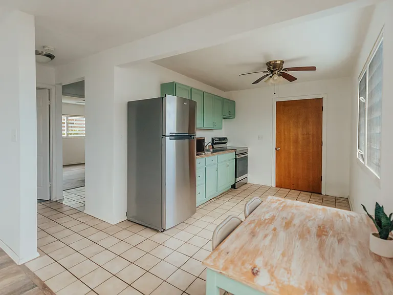 Oliana St — Photo 2