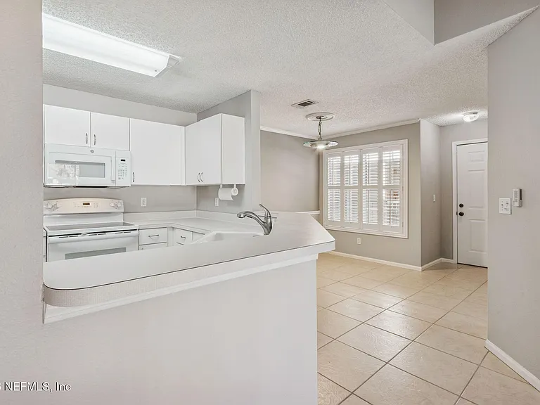 800 Ironwood Dr #834 — Photo 11