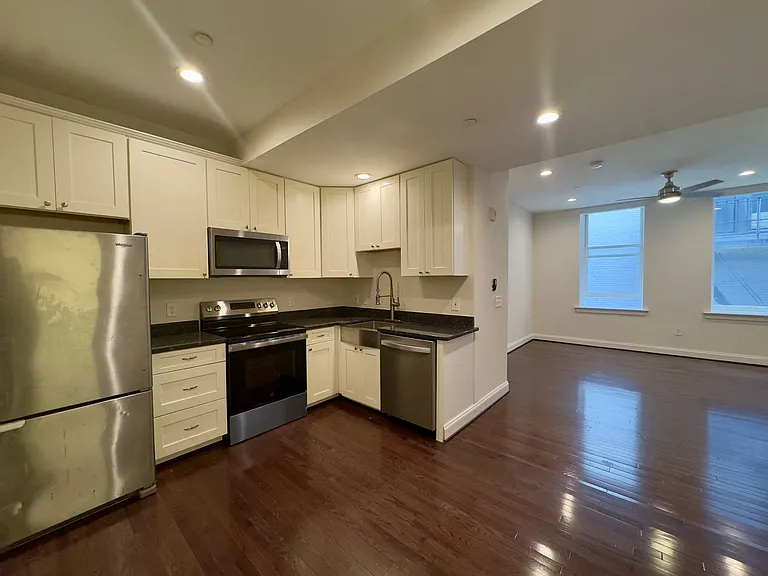 Apartment Units with In-Unit Laundry in Downtown Baltimore, MD! — Photo 27