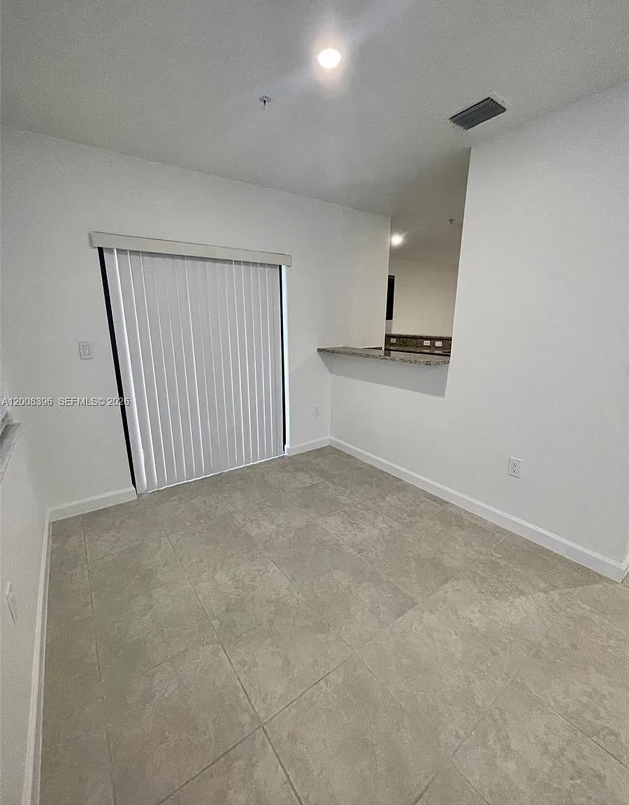 3 bed, 2.5 bath, 1515 sqft, $2,550 — Photo 2