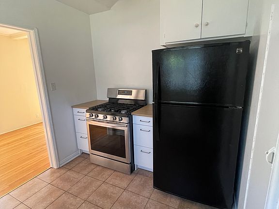 5th image of 3703 Olive Ave