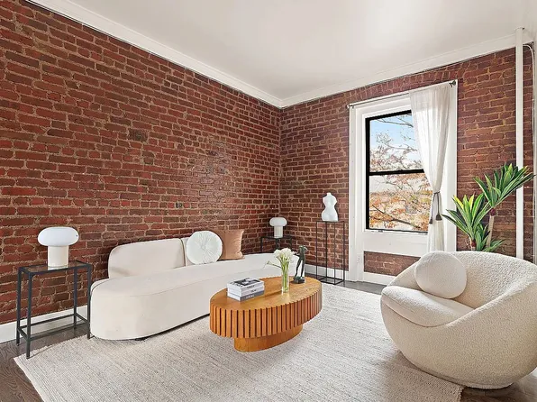 21-06 35th St #3E, Astoria, NY 11105