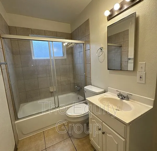 331 E Elm St #1 — Photo 14