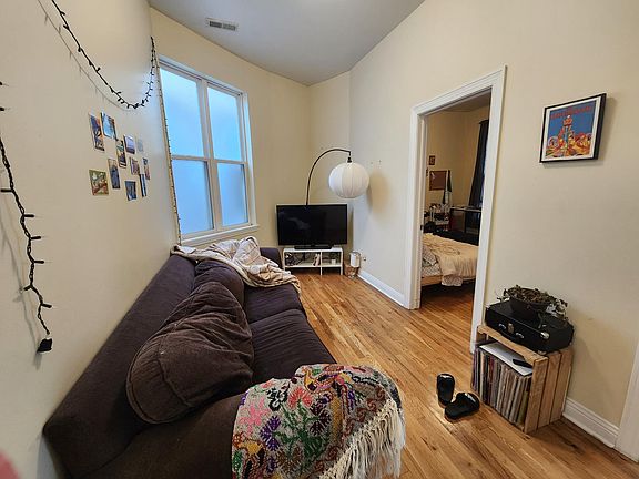 4th image of 2236 N California Ave #3Z