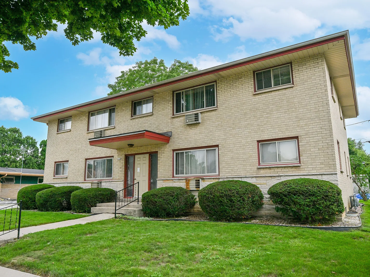 2 bed, 865 sqft, $1,100 — Photo 2
