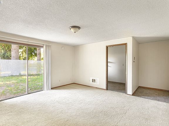 5th image of 5513 NE Issler St