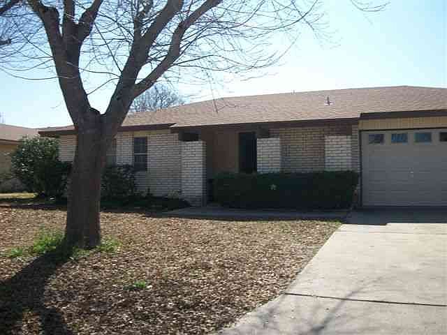 2nd image of 108 Paloma Dr
