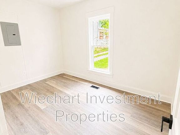 2nd image of 514 N Shore Dr