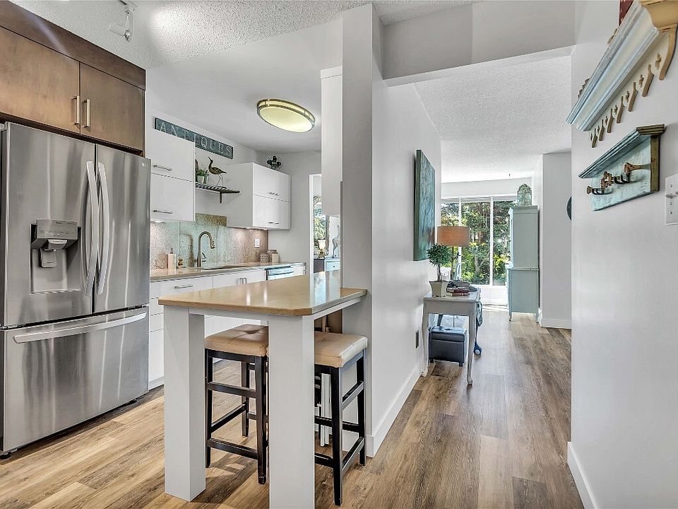 1st image of 1056 Bernard Ave Unit 216