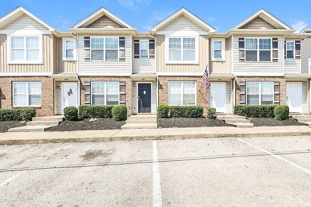 2 bed, 2.5 bath, 1139 sqft, $1,690 — Photo 1