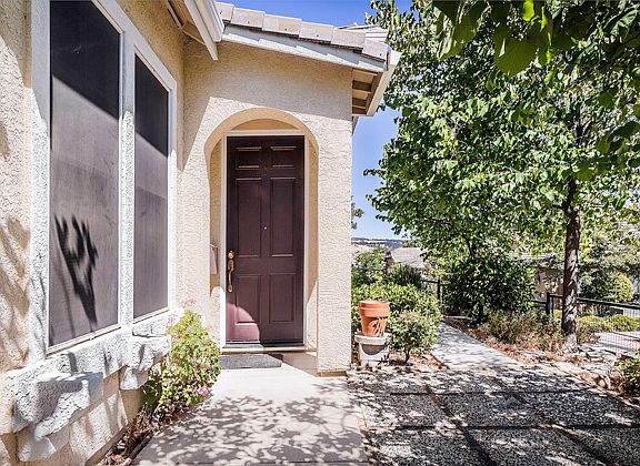 3rd image of 3752 Park Dr