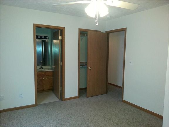 5th image of 7 E Fairlane Ct