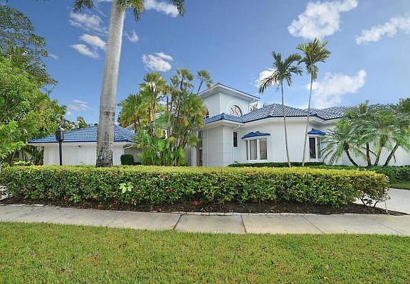 Home For Sale In Boca Grove